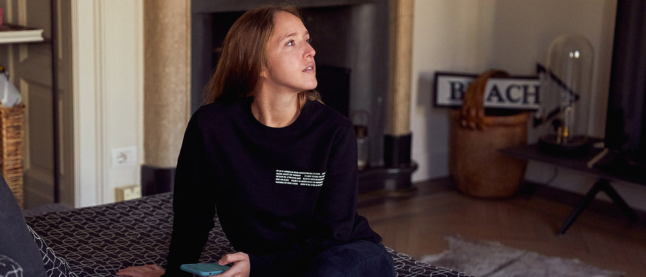 Mantra Sweatshirt lounging