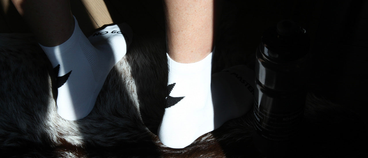 NGNM Power-up cycling socks white back