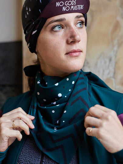 Winter Cap Black Winter Foulard green Fend off the elements bundle