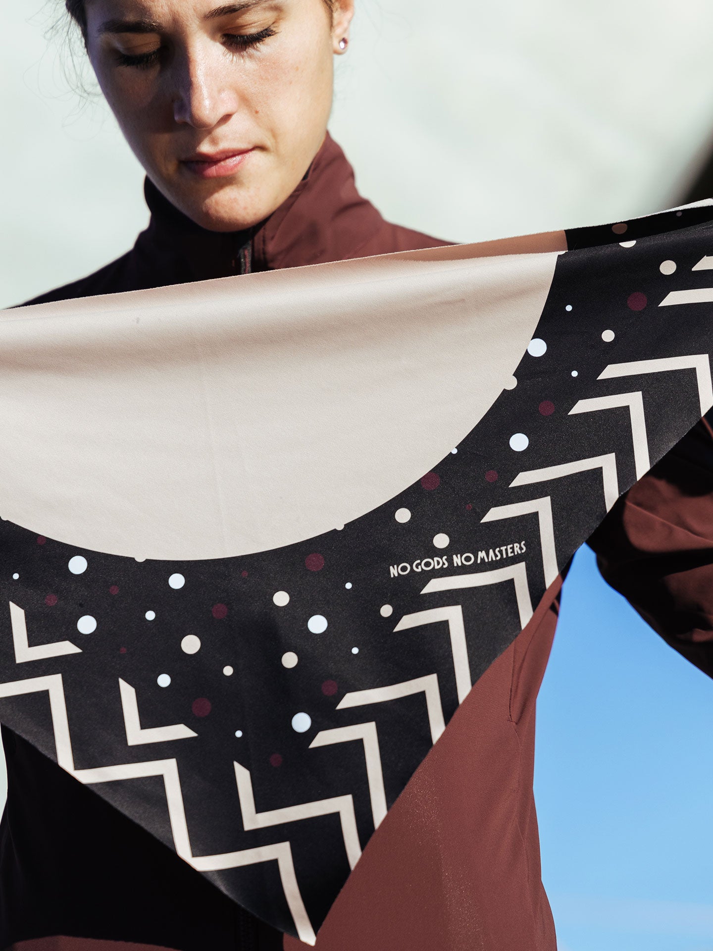 Black Healing Circle Winter Foulard polka dots multicolor