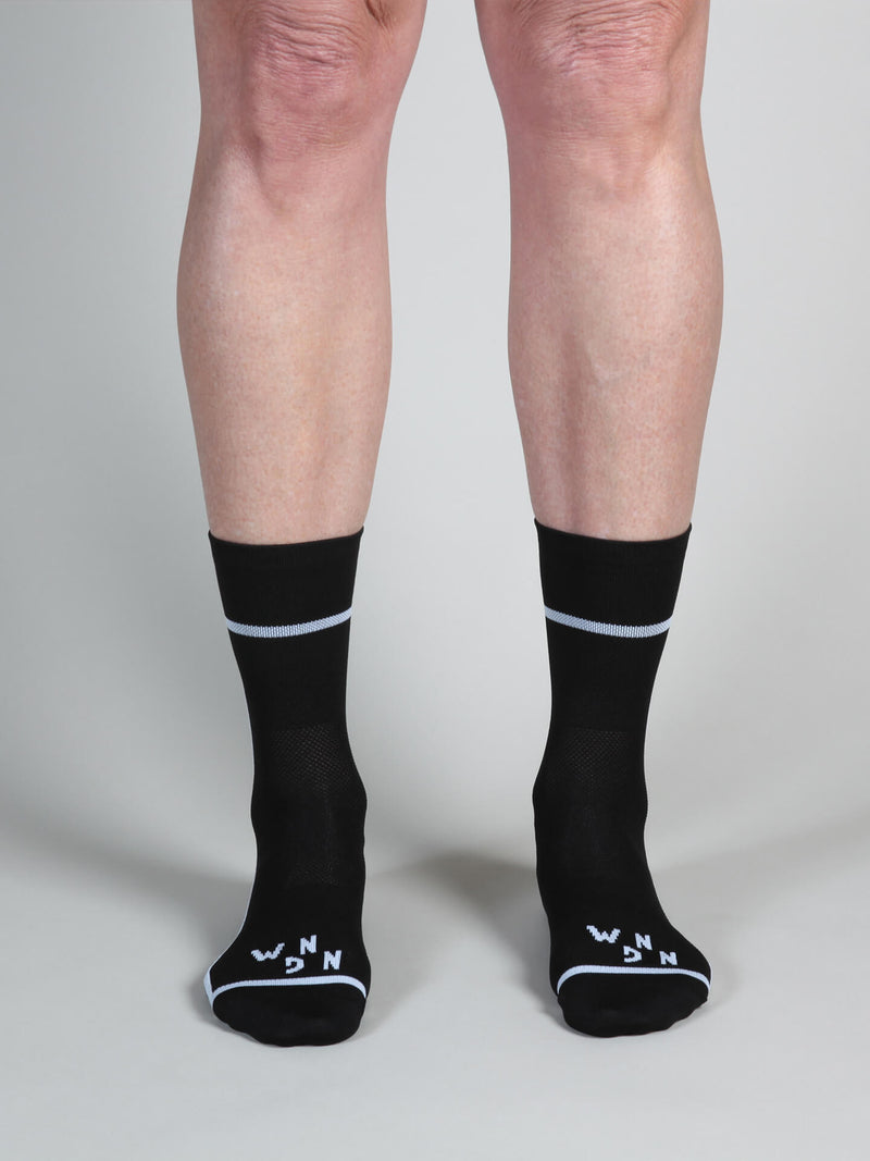NGNM T-section Air socks black front look